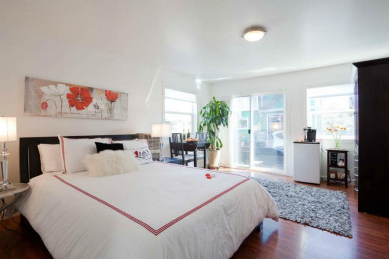A Float Home B&B In Fisherman'S Wharf Victoria Exterior foto